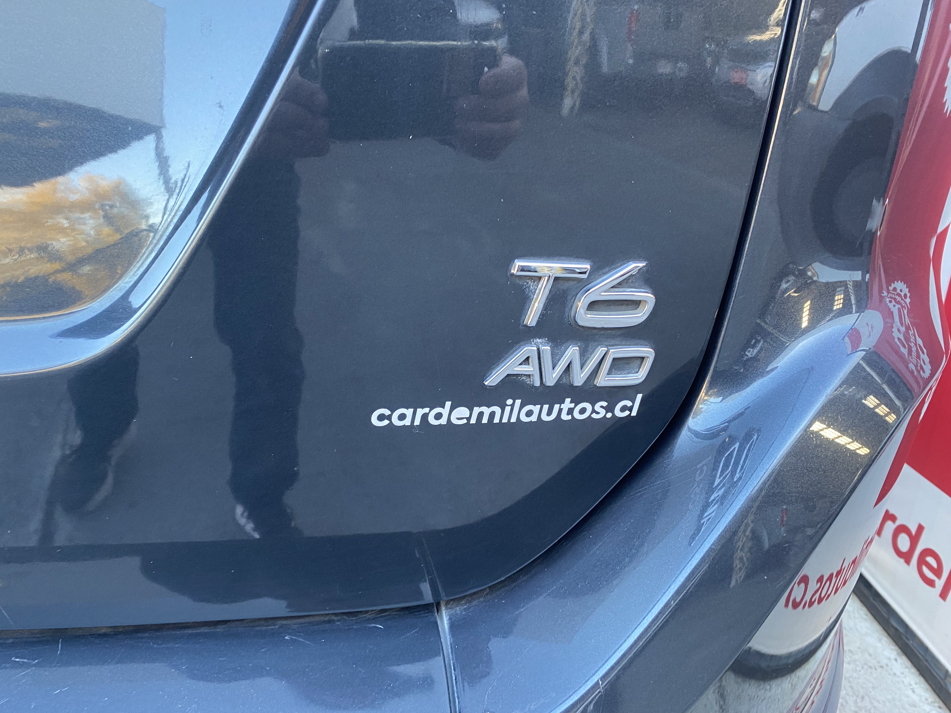 6VOLVO XC60...